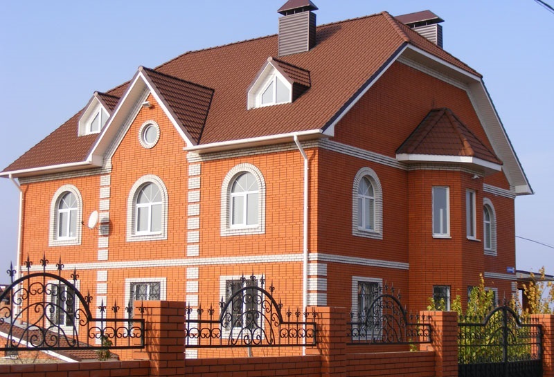 Жилые дома. Преимущества фасада из керамического кирпича